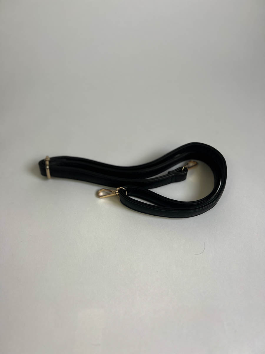 Schwarze East-West-Bag aus Leder